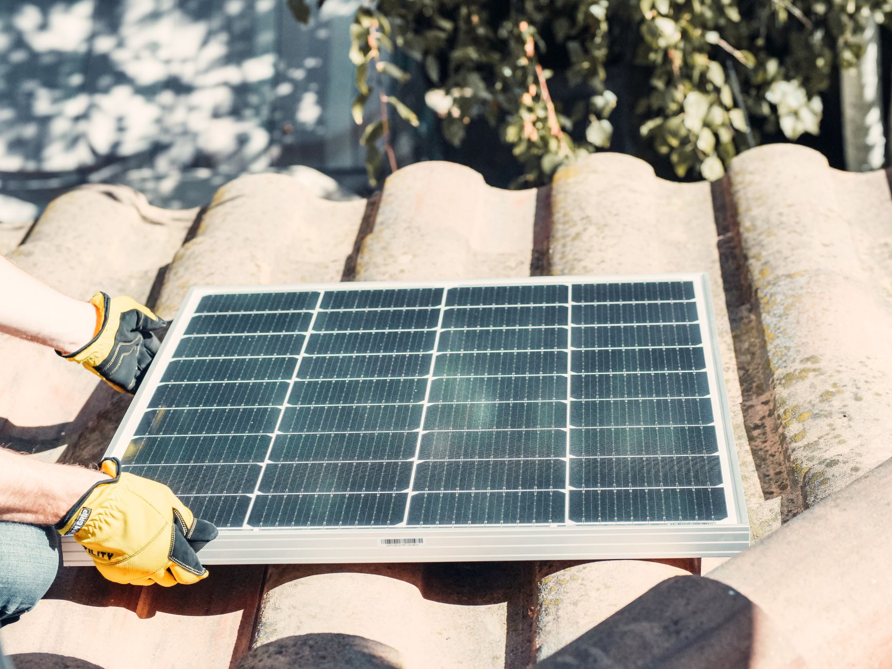 Installateur panneaux solaires équipe à Lille